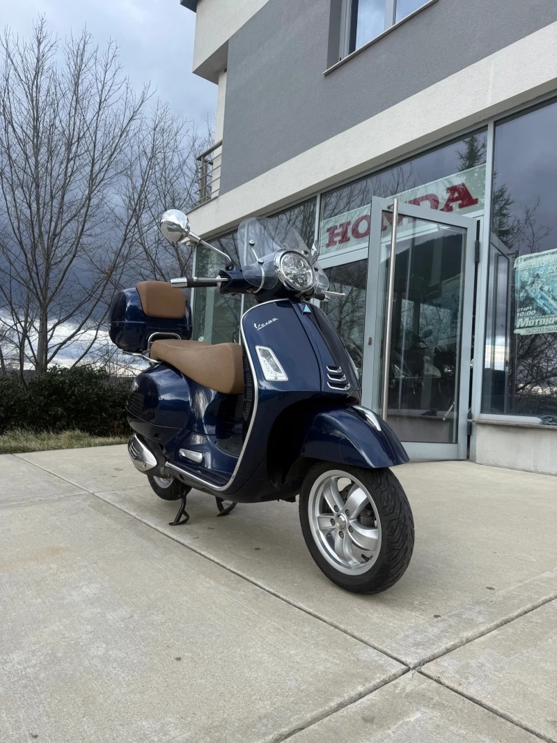 Vespa 300 2021 ABS ASR LED 300, снимка 2 - Мотоциклети и мототехника - 53467176