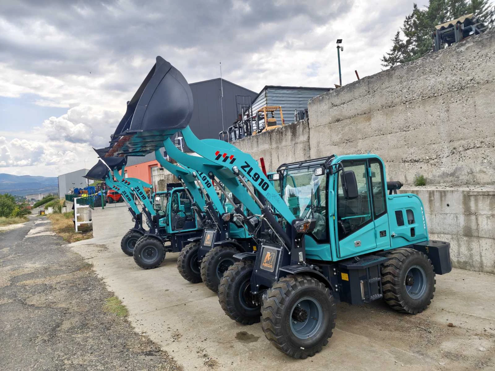 Мини челни товарачи Komatsu ЧИСТО НОВИ 65 к.с