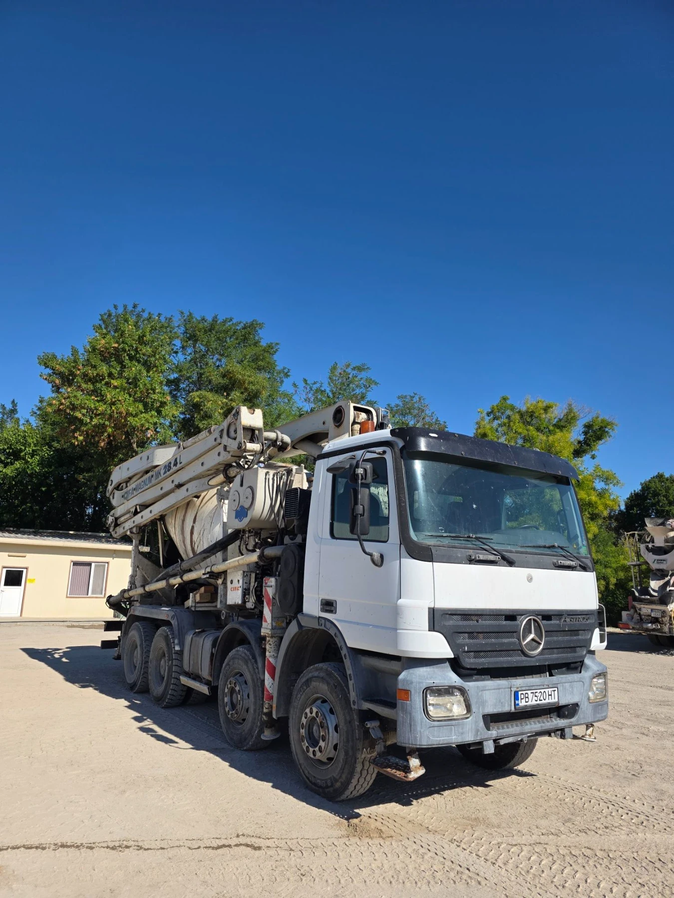 Бетон помпа Mercedes-Benz, снимка 2 - Индустриална техника - 56215191