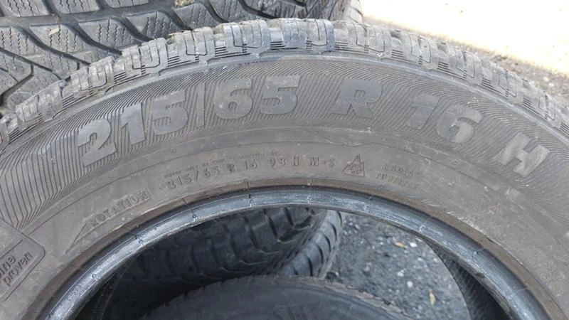 Гуми Зимни 215/65R16, снимка 5 - Гуми и джанти - 27504969