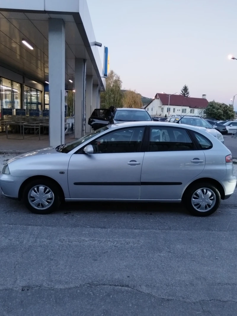 Seat Ibiza, снимка 3 - Автомобили и джипове - 47728974