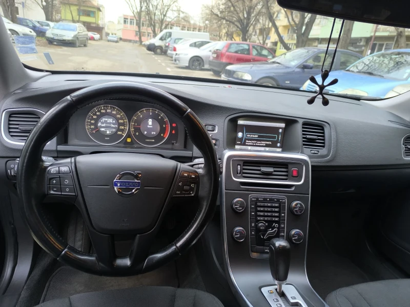 Volvo V60 D3 163коня, снимка 6 - Автомобили и джипове - 48642104