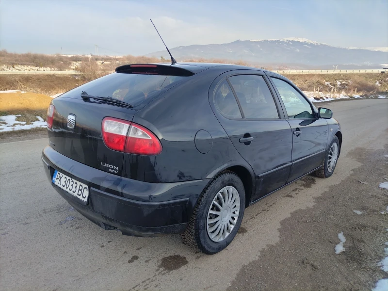 Seat Leon 1.8 Газ Бензин, снимка 5 - Автомобили и джипове - 48758095