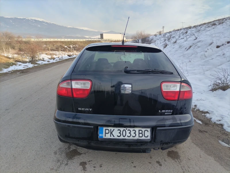 Seat Leon 1.8 Газ Бензин, снимка 4 - Автомобили и джипове - 48758095