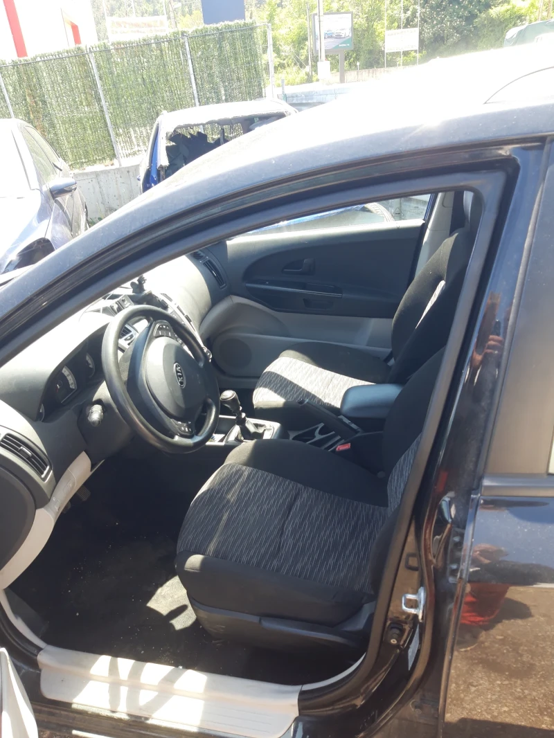 Kia Ceed 1.6crdi.НА ЧАСТИ , снимка 6 - Автомобили и джипове - 50300570