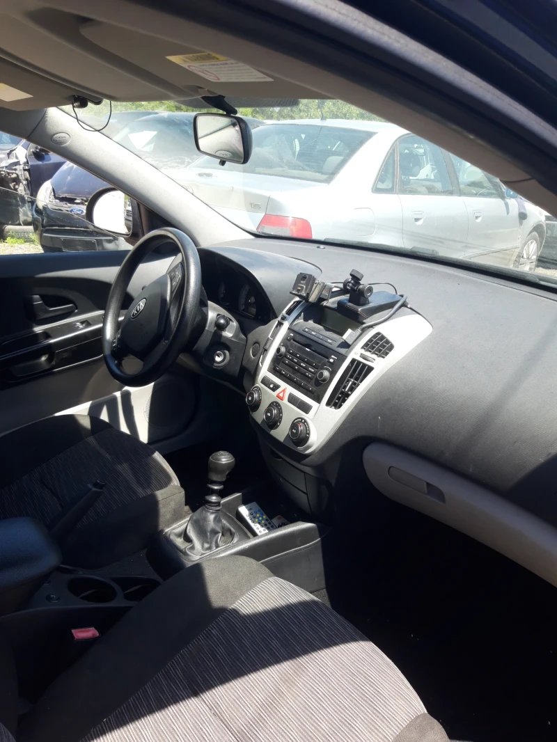 Kia Ceed 1.6crdi.НА ЧАСТИ , снимка 5 - Автомобили и джипове - 50300570