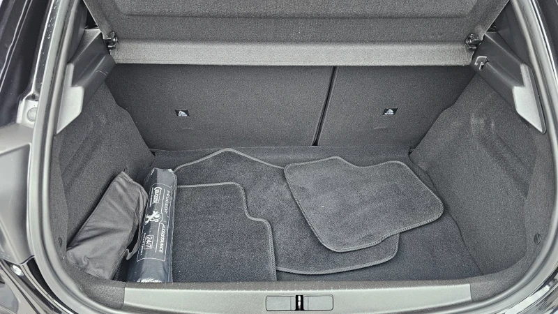 Peugeot 208 1.5HDI-NAVI-TOPP, снимка 16 - Автомобили и джипове - 52771344