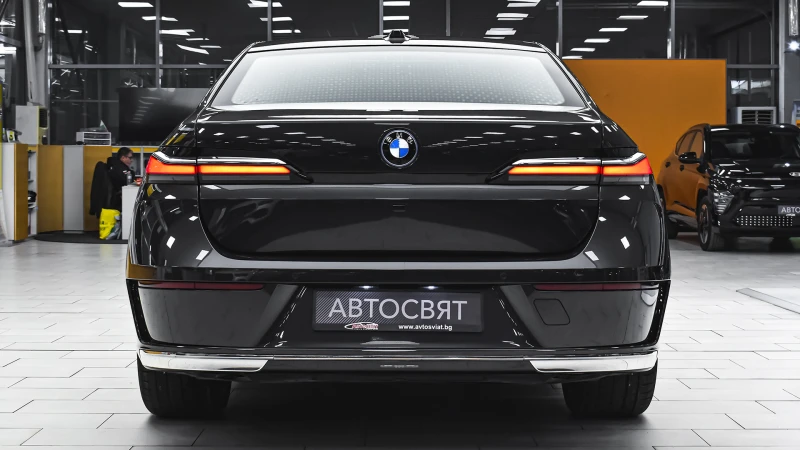 BMW 750 e xDrive Executive Lounge PHEV Sportautomatic, снимка 3 - Автомобили и джипове - 53032287