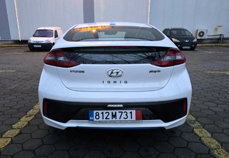 Hyundai Ioniq 1.6 GDI PHEV / PREMIUM, снимка 5 - Автомобили и джипове - 53253147