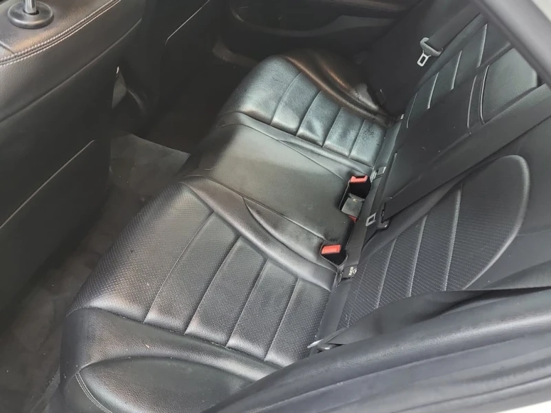 Mercedes-Benz C 300 * КАМЕРА ЗА ЗАДНО ВИЖДАНЕ* * ПАНОРАМА* * ПОДГРЕВ* , снимка 12 - Автомобили и джипове - 53435363