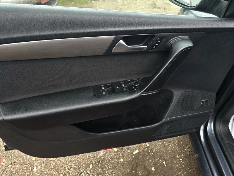 VW Passat 2.0TDI/Common Rail/HIGHLINE, снимка 8 - Автомобили и джипове - 53455303