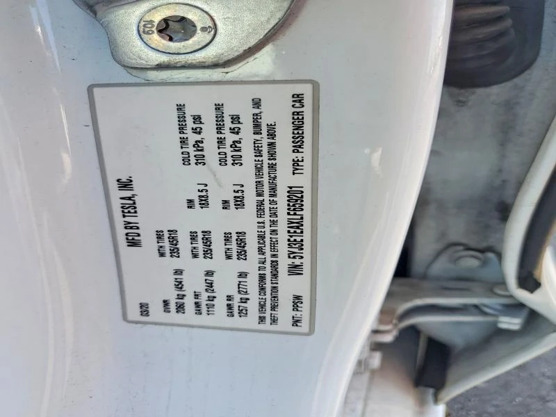 Tesla Model 3 CA, снимка 12 - Автомобили и джипове - 56234789