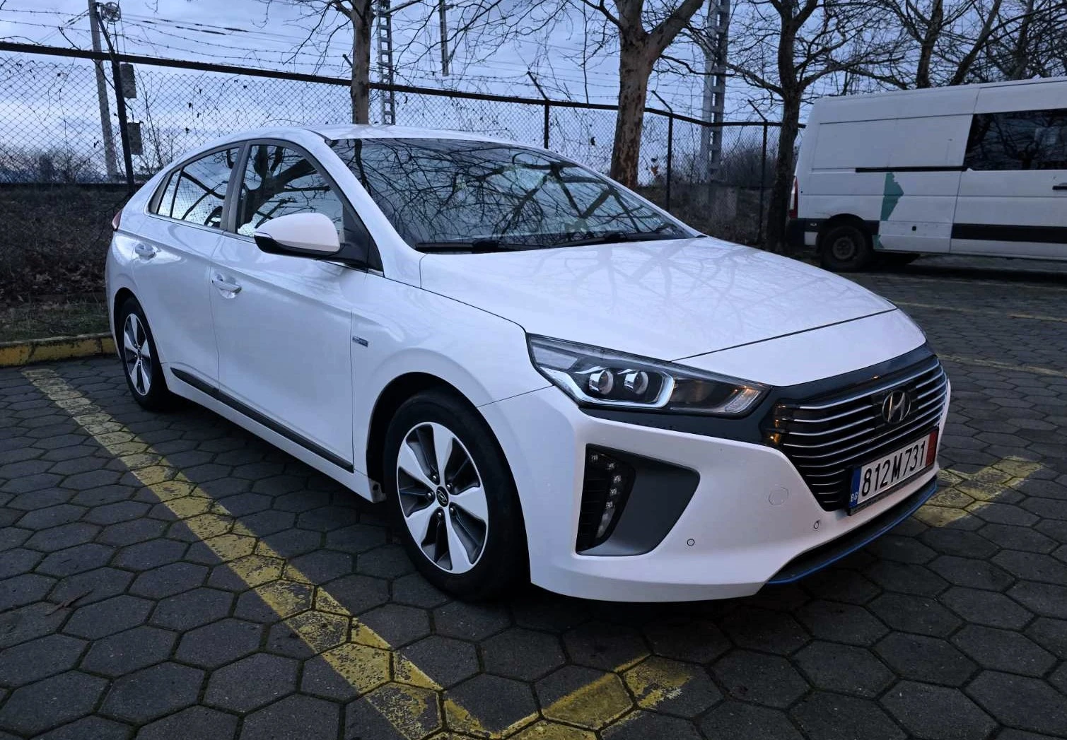 Hyundai Ioniq 1.6 GDI PHEV / PREMIUM, снимка 1