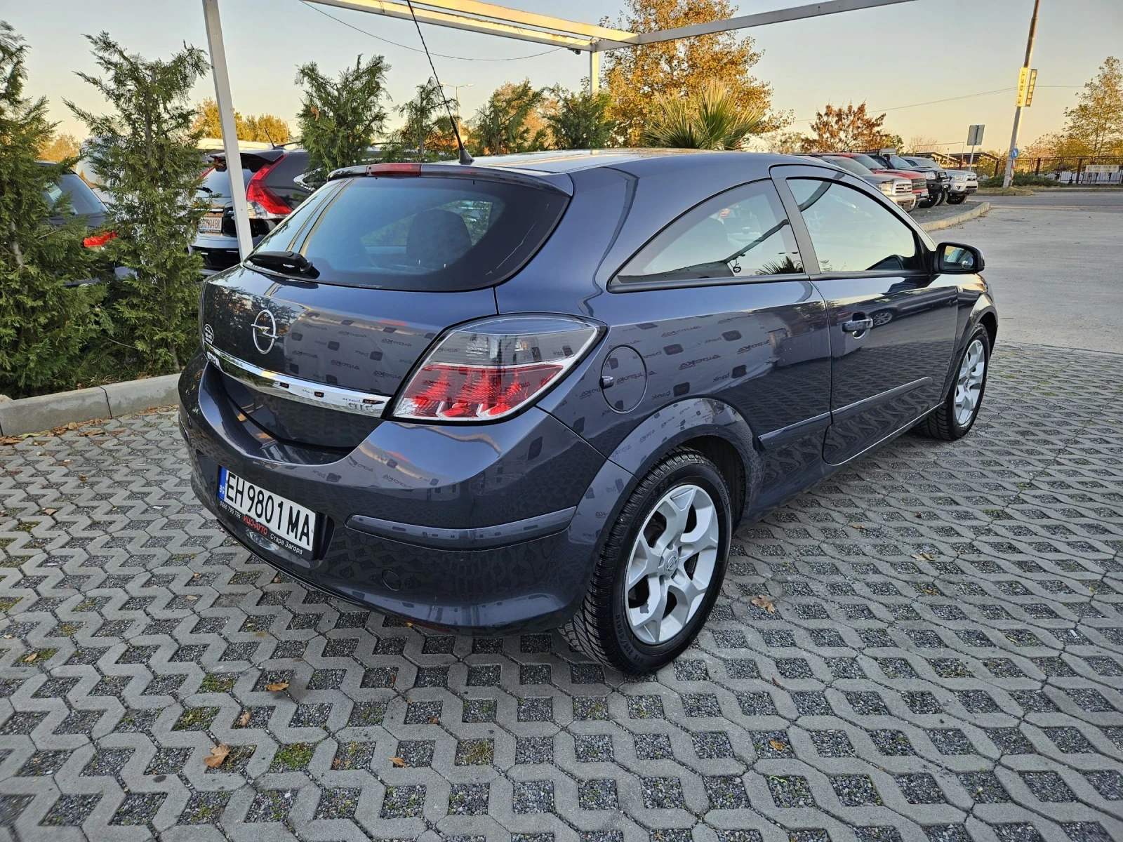 Opel Astra GTC= 1.6i-105кс= RECARO= ПОДГРЕВ= АВТОПИЛОТ - изображение 3