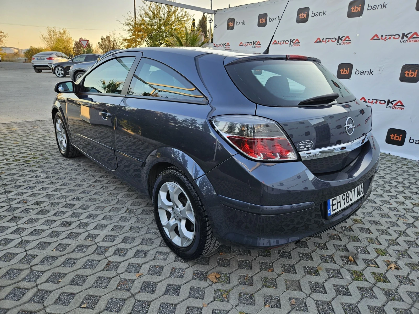 Opel Astra GTC= 1.6i-105кс= RECARO= ПОДГРЕВ= АВТОПИЛОТ - изображение 5