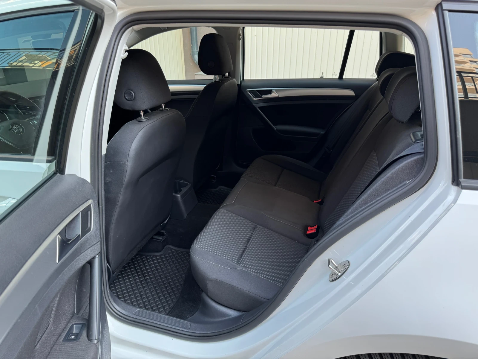 VW Golf 109, 000km - изображение 8