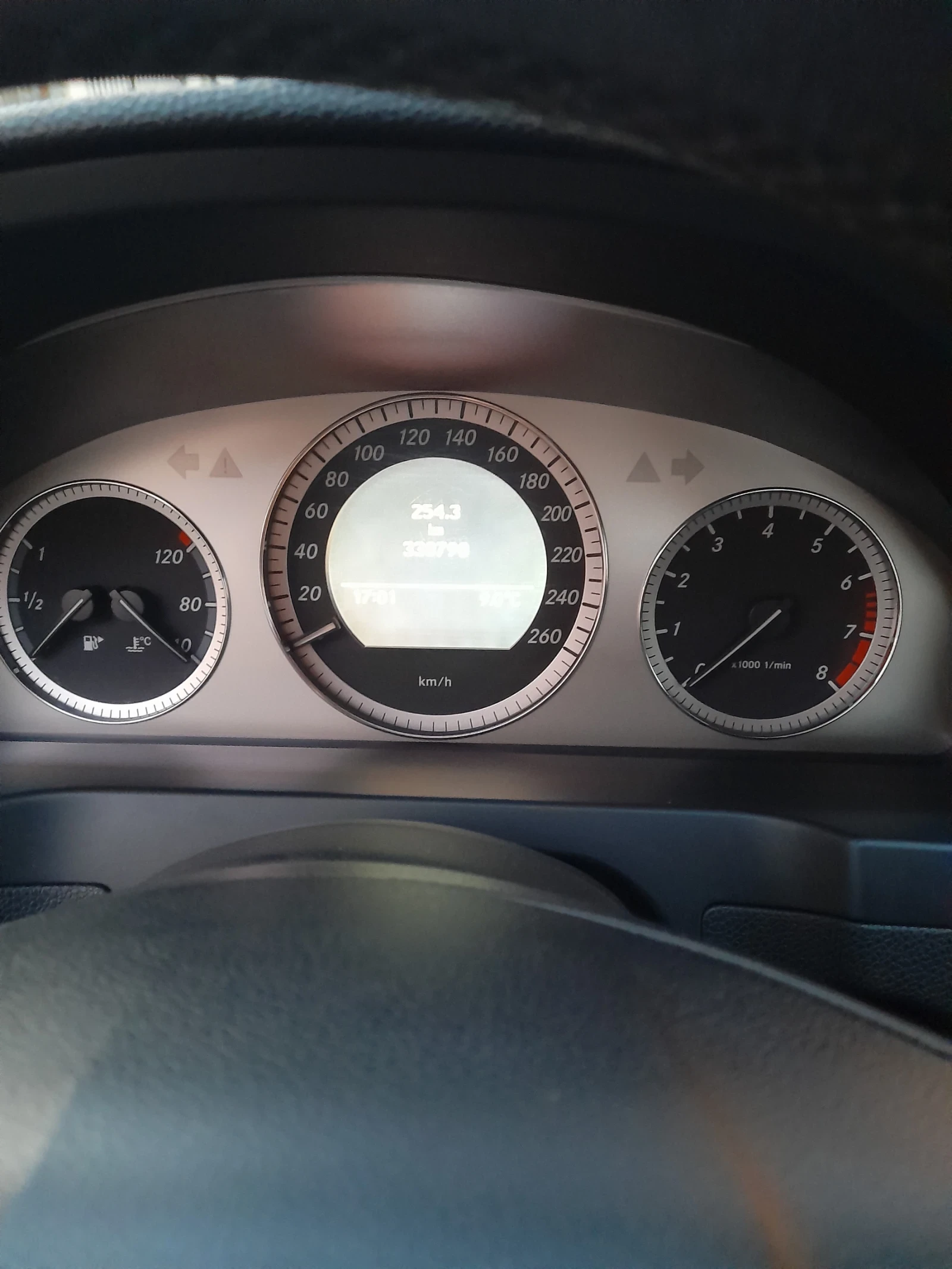 Mercedes-Benz C 200  - изображение 8