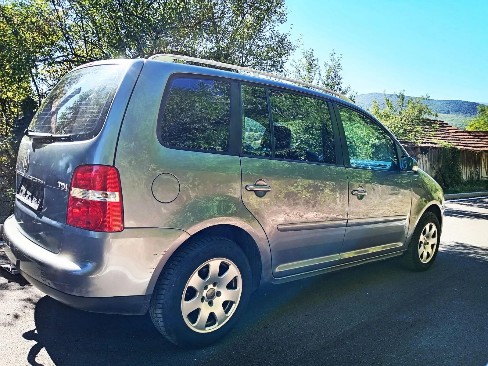 VW Touran 1.9ТДИ, 6 Скорости  - изображение 8