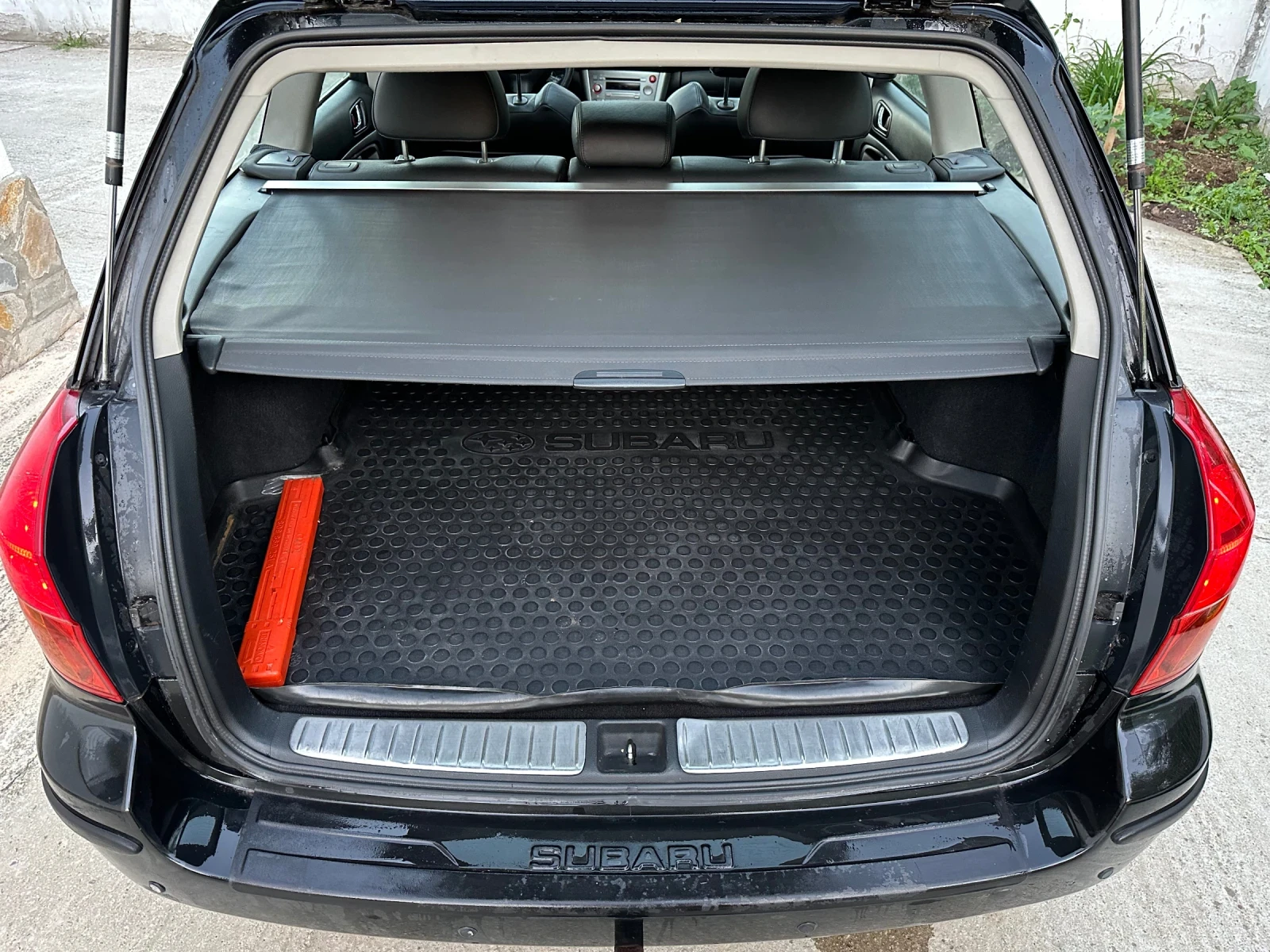 Subaru Legacy Комби - изображение 9