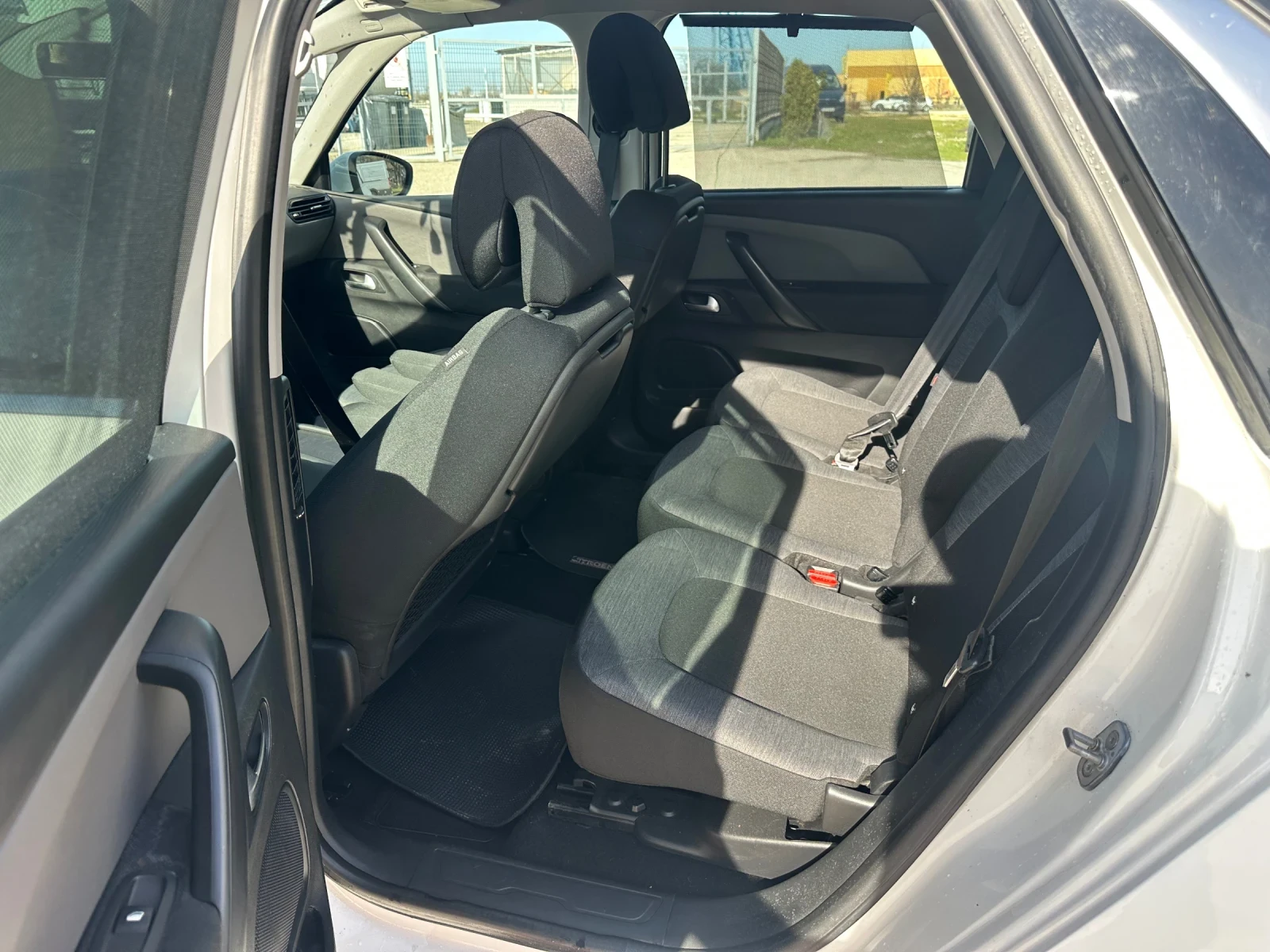 Citroen C4 Picasso, снимка 10 - Автомобили и джипове - 54015170