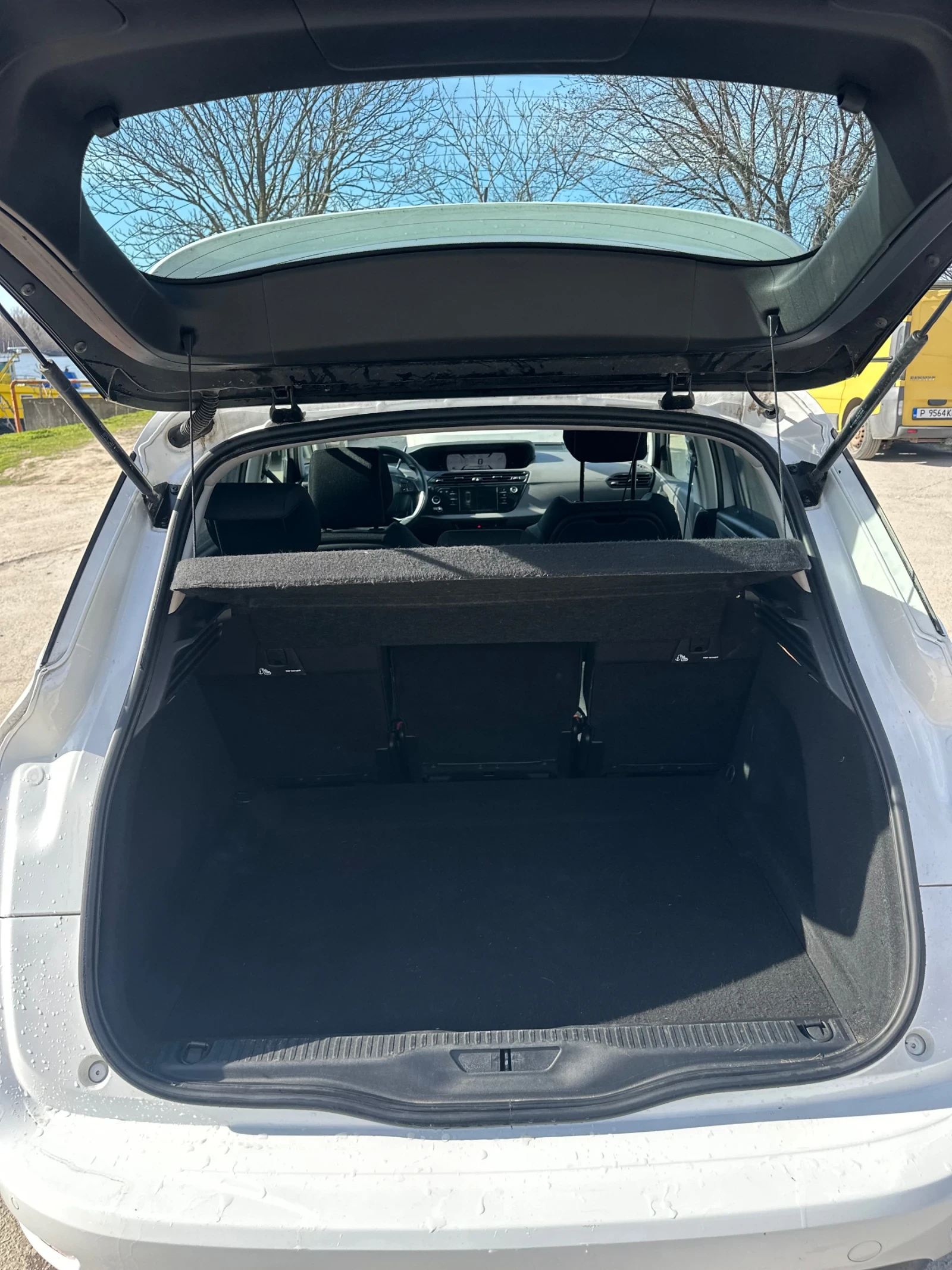 Citroen C4 Picasso, снимка 11 - Автомобили и джипове - 54015170