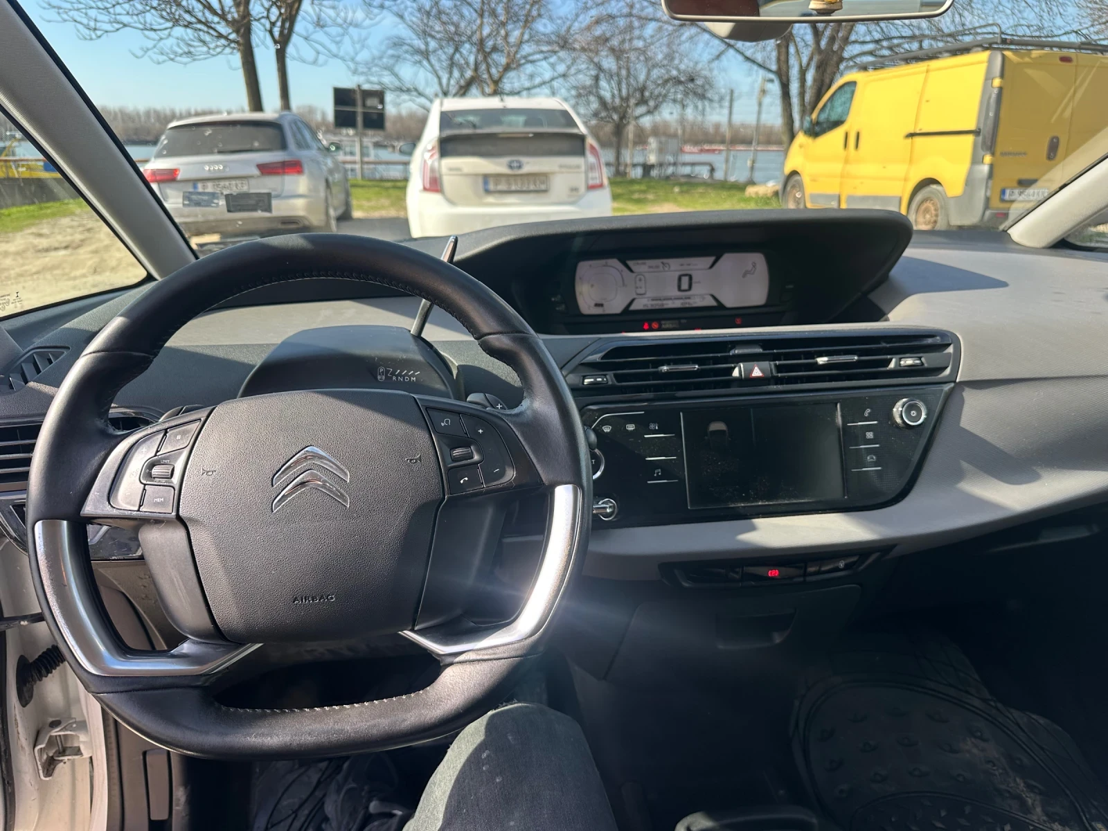 Citroen C4 Picasso, снимка 8 - Автомобили и джипове - 54015170