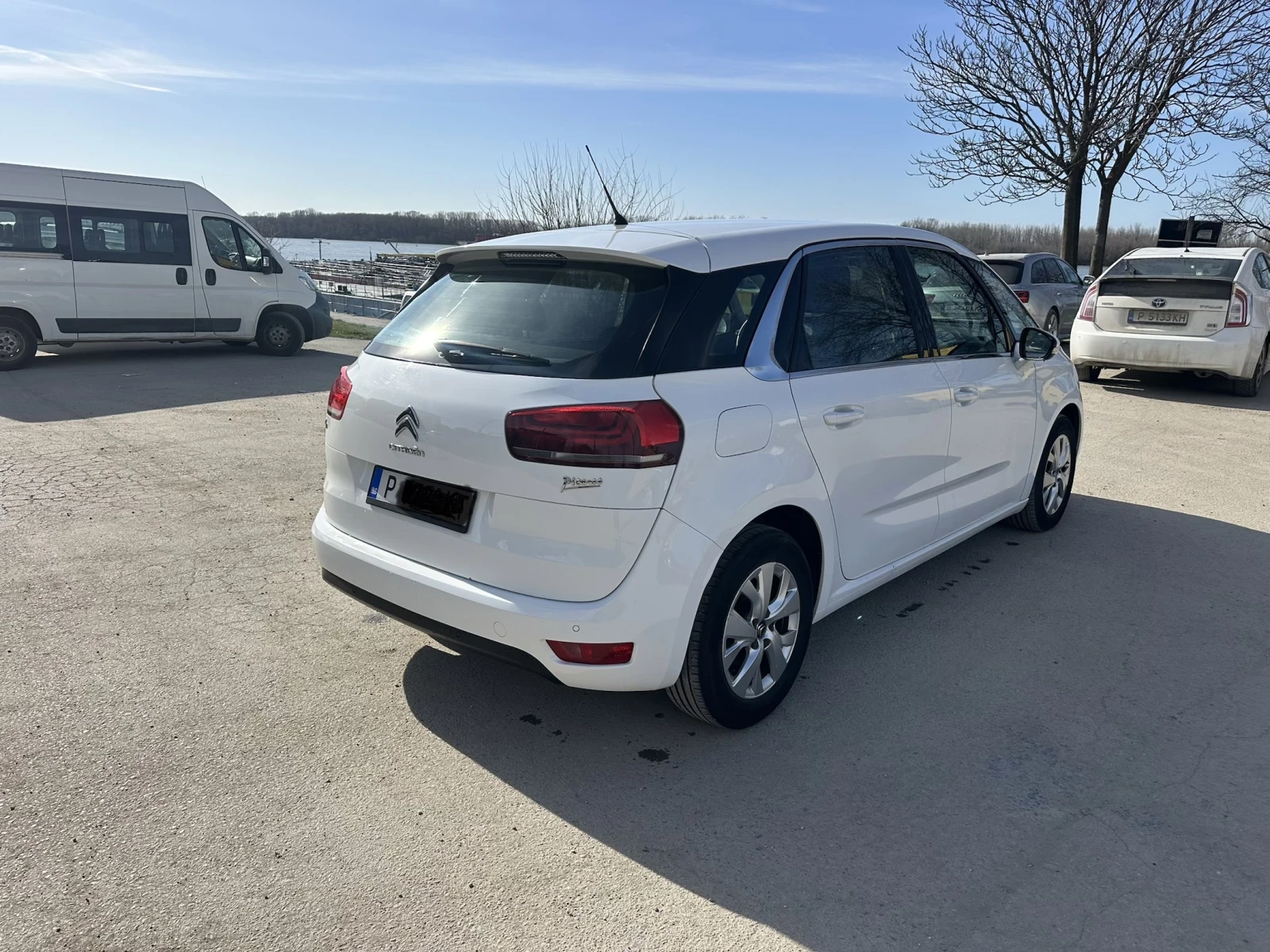 Citroen C4 Picasso, снимка 4 - Автомобили и джипове - 54015170