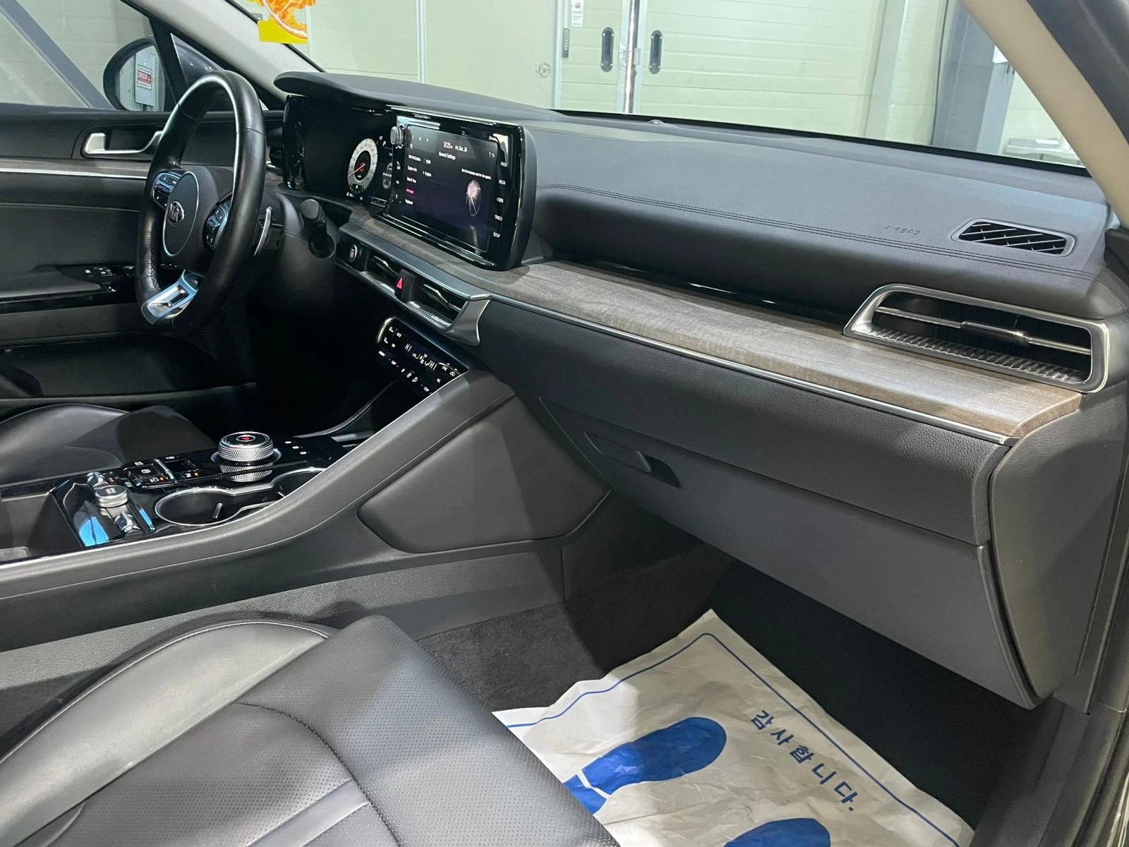 Kia K5 2.0 MPi ! Noblesse !, снимка 13 - Автомобили и джипове - 54137970