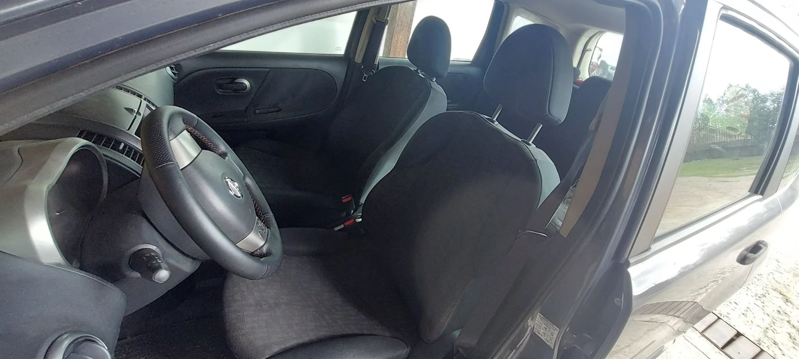 Nissan Note 1.6 110к.с. автомат, снимка 8 - Автомобили и джипове - 54142043