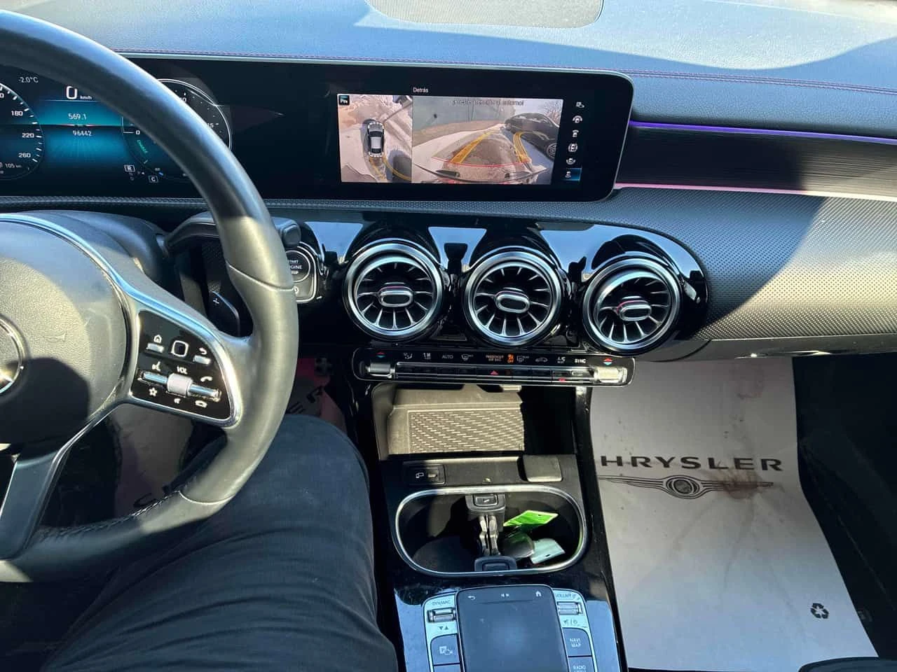 Mercedes-Benz CLA 250 4МАТIC* DISTRONIC* PANO* АМБИЕНТО* , снимка 9 - Автомобили и джипове - 54563691