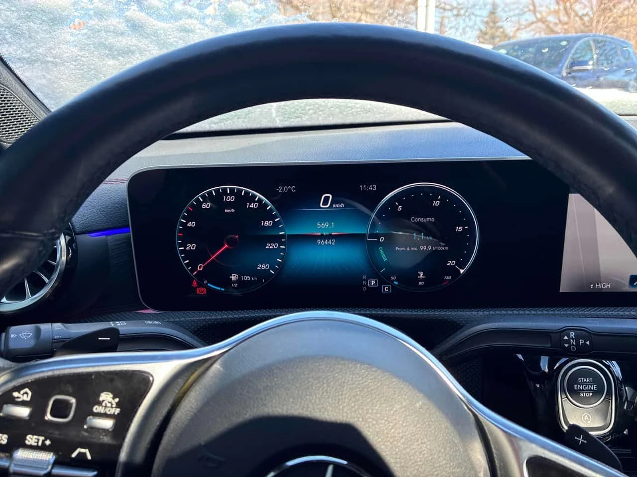 Mercedes-Benz CLA 250 4МАТIC* DISTRONIC* PANO* АМБИЕНТО* , снимка 8 - Автомобили и джипове - 54563691