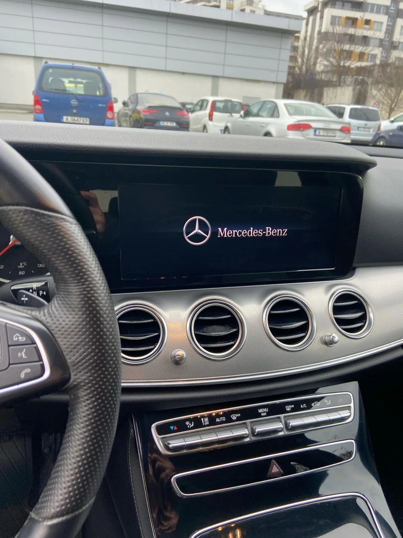 Mercedes-Benz E 200, снимка 2 - Автомобили и джипове - 54708679