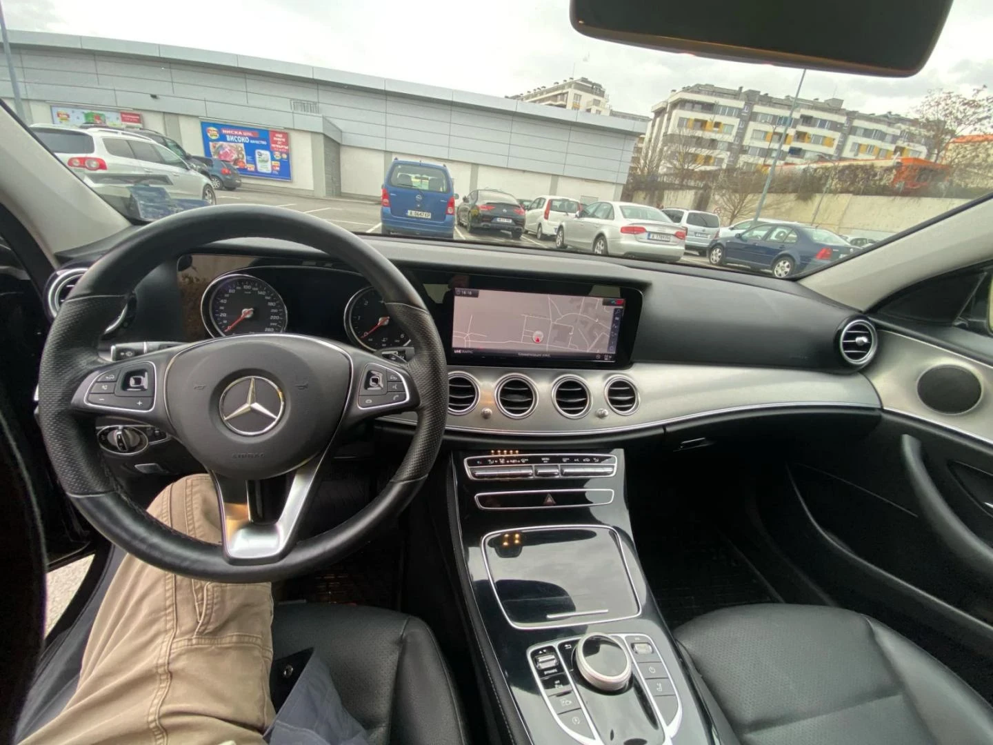 Mercedes-Benz E 200, снимка 12 - Автомобили и джипове - 54708679