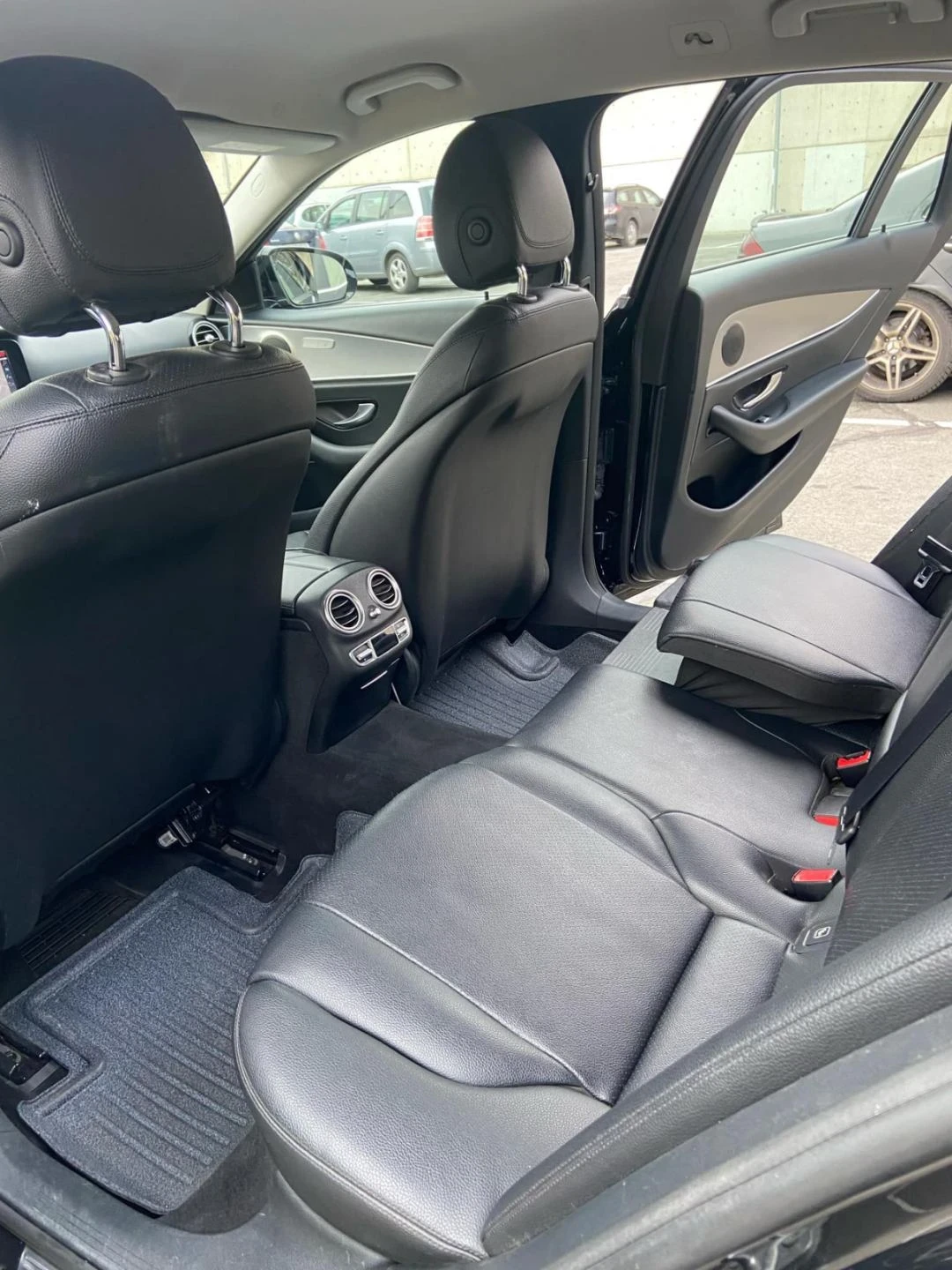 Mercedes-Benz E 200, снимка 13 - Автомобили и джипове - 54708679