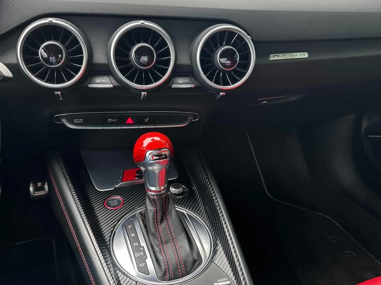 Audi Tt * TTS* 2.0T* АВТОКРЕДИТ БЕЗ ПЪРВОНАЧАЛНА ВНОСКА* , снимка 9 - Автомобили и джипове - 54920723
