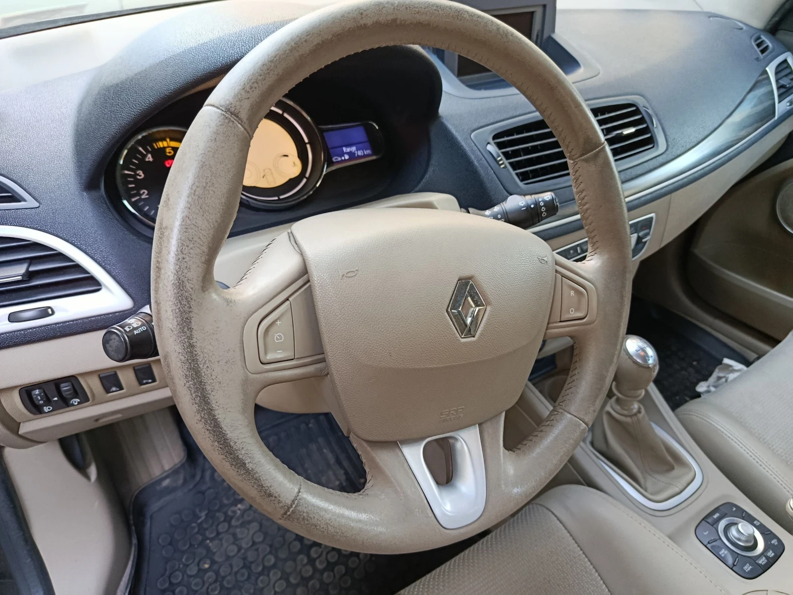 Renault Megane Grandtour , снимка 8 - Автомобили и джипове - 55342613