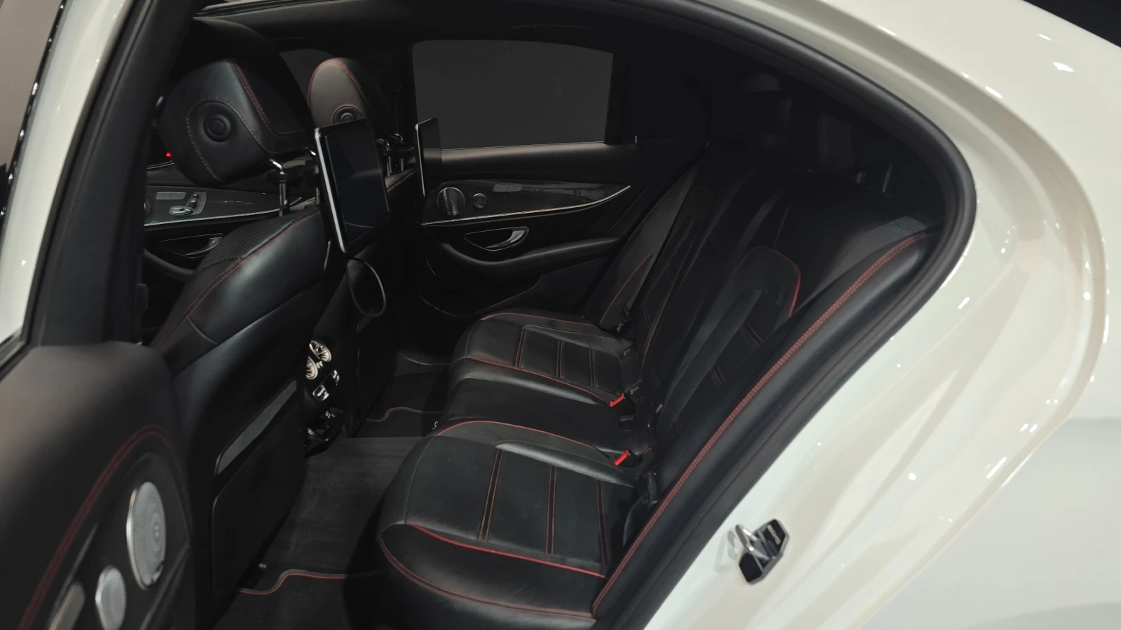 Mercedes-Benz E 53 AMG 4Matic+ * FULL, снимка 7 - Автомобили и джипове - 55405112