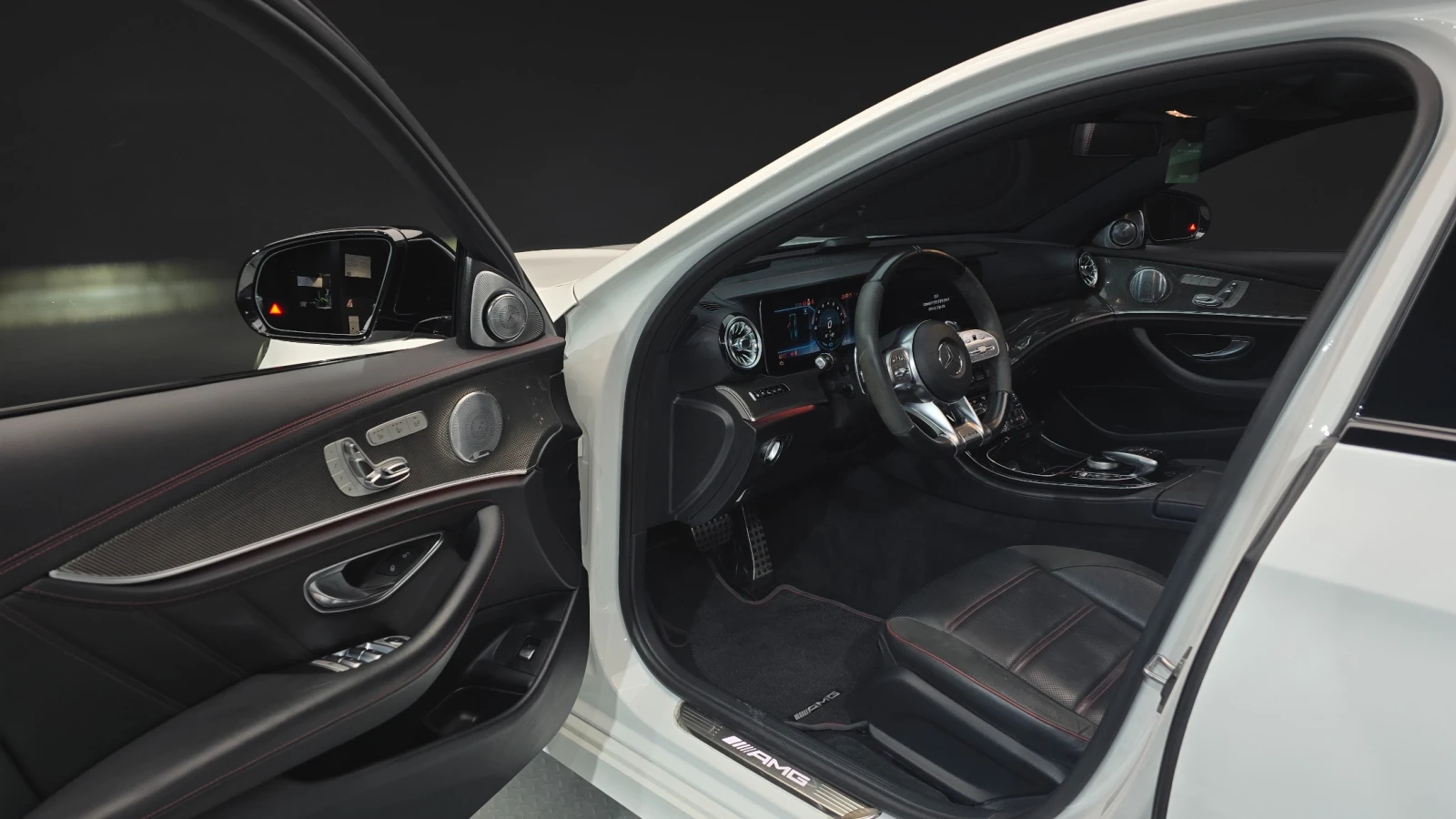 Mercedes-Benz E 53 AMG 4Matic+ * FULL, снимка 5 - Автомобили и джипове - 55405112