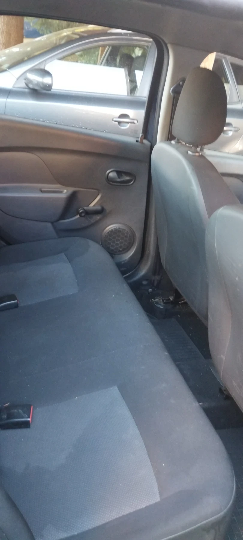 Dacia Logan, снимка 11 - Автомобили и джипове - 55971207