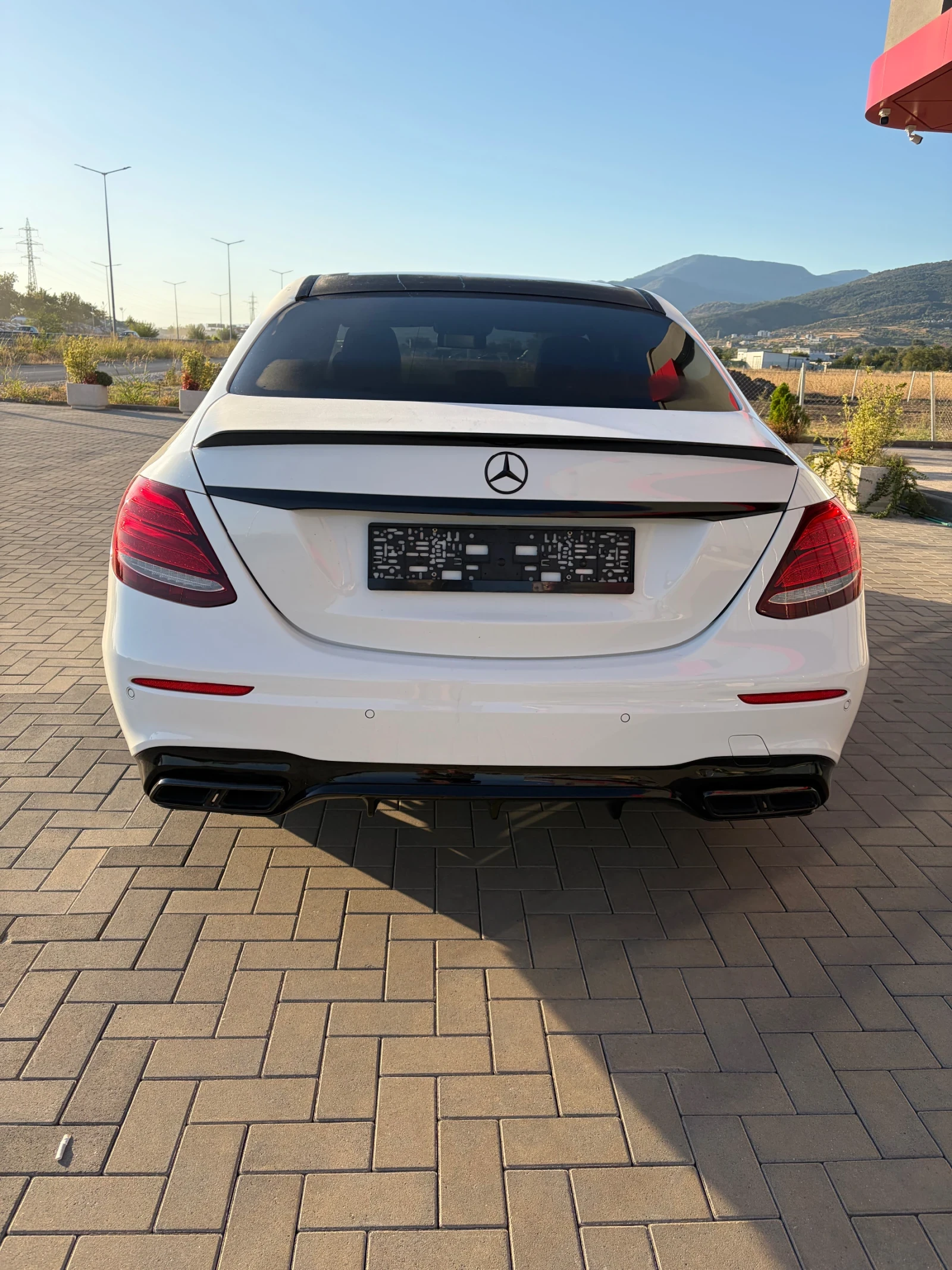 Mercedes-Benz E 300 AMG ШВЕЙЦАРИЯ, снимка 2 - Автомобили и джипове - 56026834