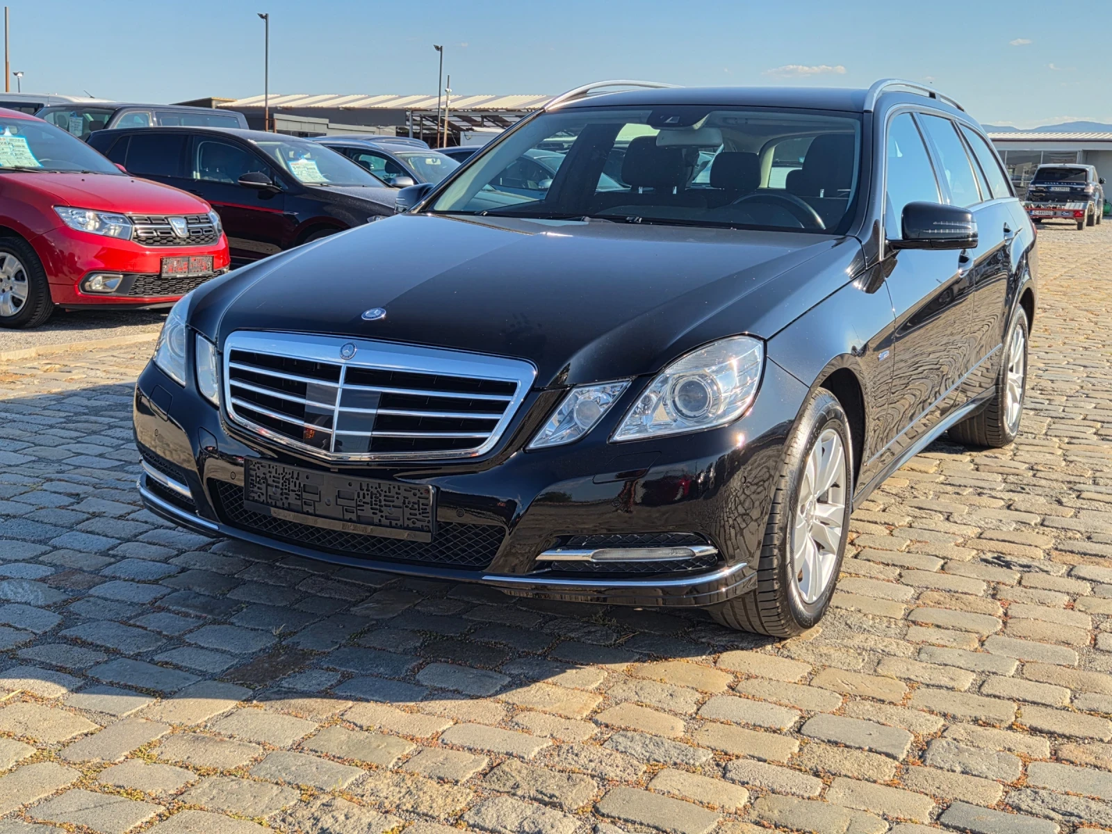 Mercedes-Benz E 220 РЕАЛНИ КИЛОМЕТРИ ТОП СЪСТОЯНИЕ, снимка 3 - Автомобили и джипове - 56115956