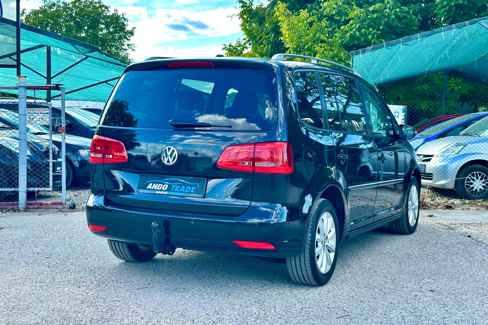 VW Touran 1.6 TDI , снимка 5 - Автомобили и джипове - 56214171