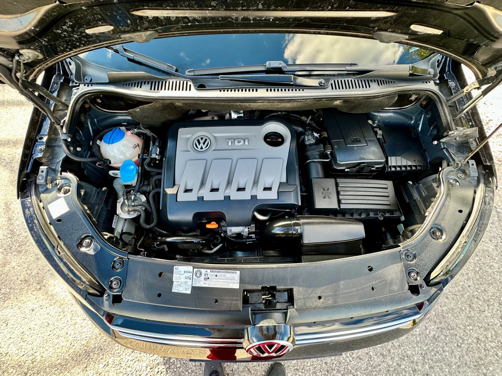 VW Touran 1.6 TDI , снимка 16 - Автомобили и джипове - 56214171