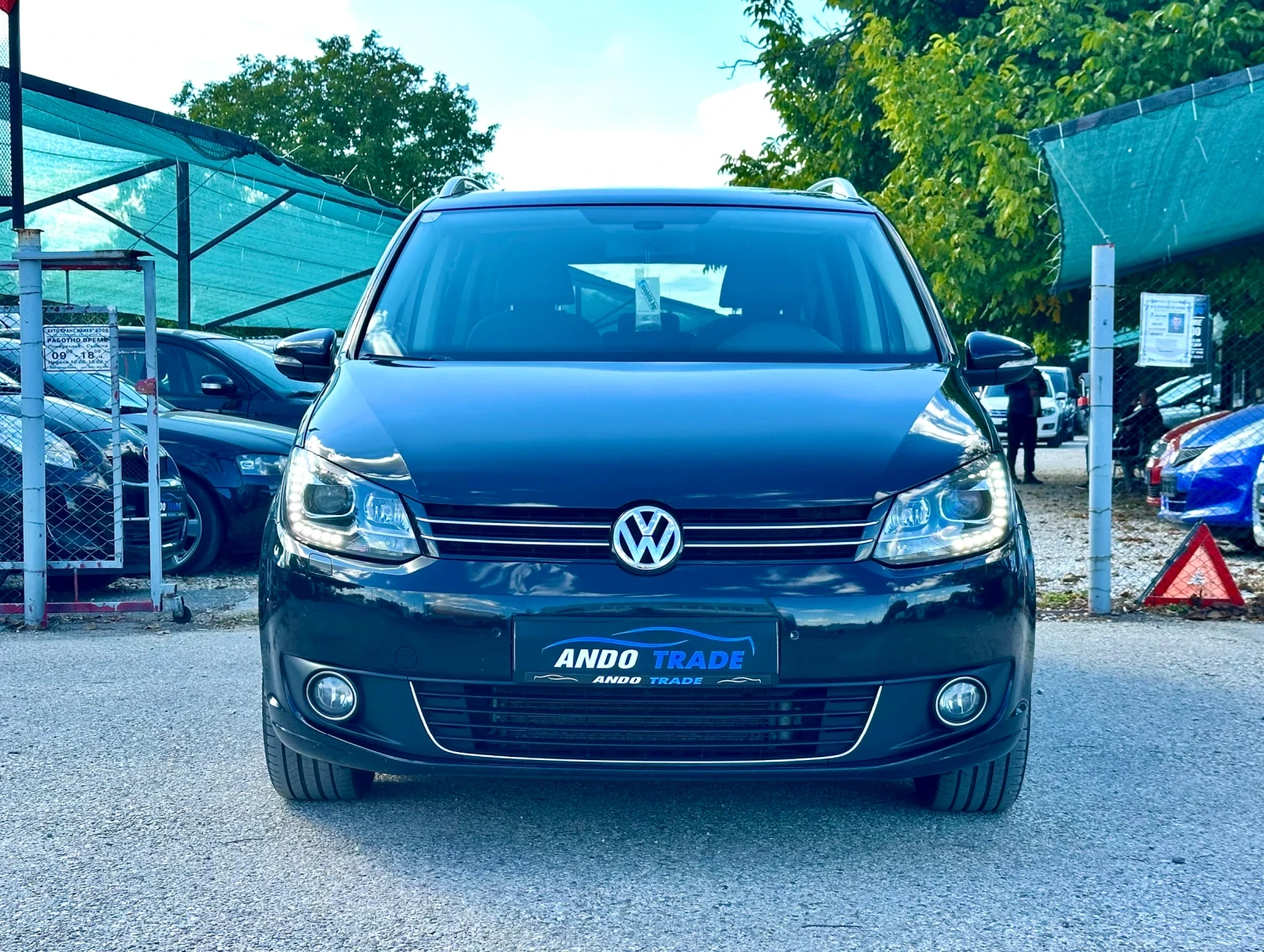 VW Touran 1.6 TDI , снимка 2 - Автомобили и джипове - 56214171