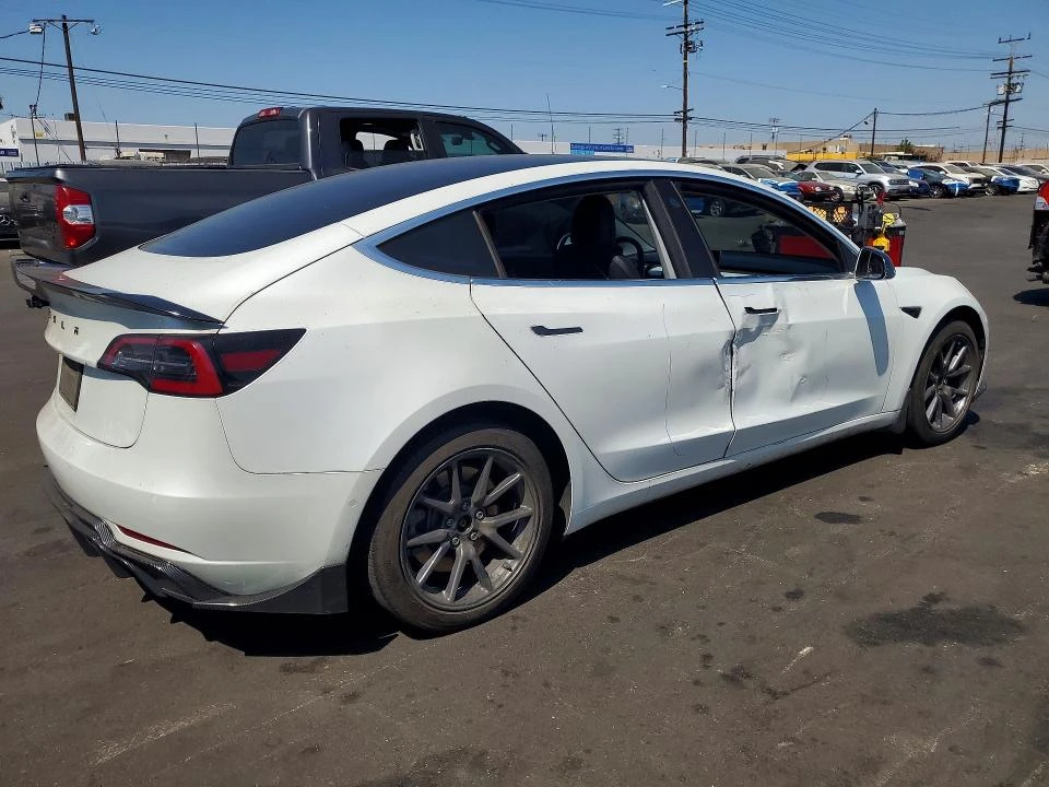 Tesla Model 3 CA, снимка 3 - Автомобили и джипове - 56234789