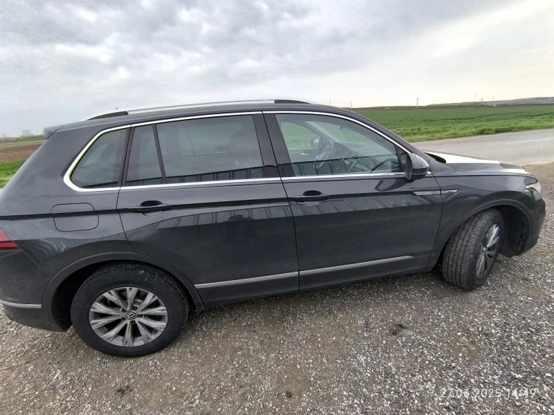 VW Tiguan  / FACELIFT / 2.0TDI /, снимка 4 - Автомобили и джипове - 49849138