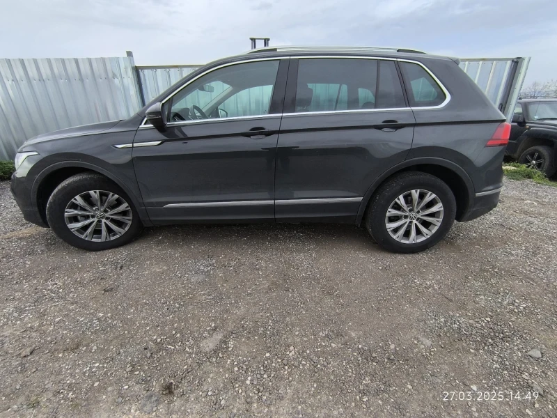 VW Tiguan  / FACELIFT / 2.0TDI /, снимка 2 - Автомобили и джипове - 49849138