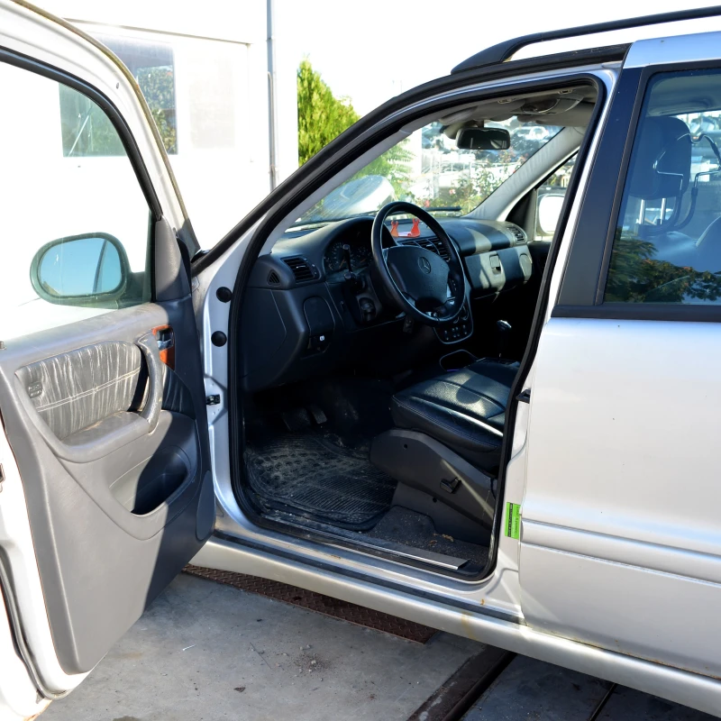 Mercedes-Benz ML 270, снимка 5 - Автомобили и джипове - 51842244