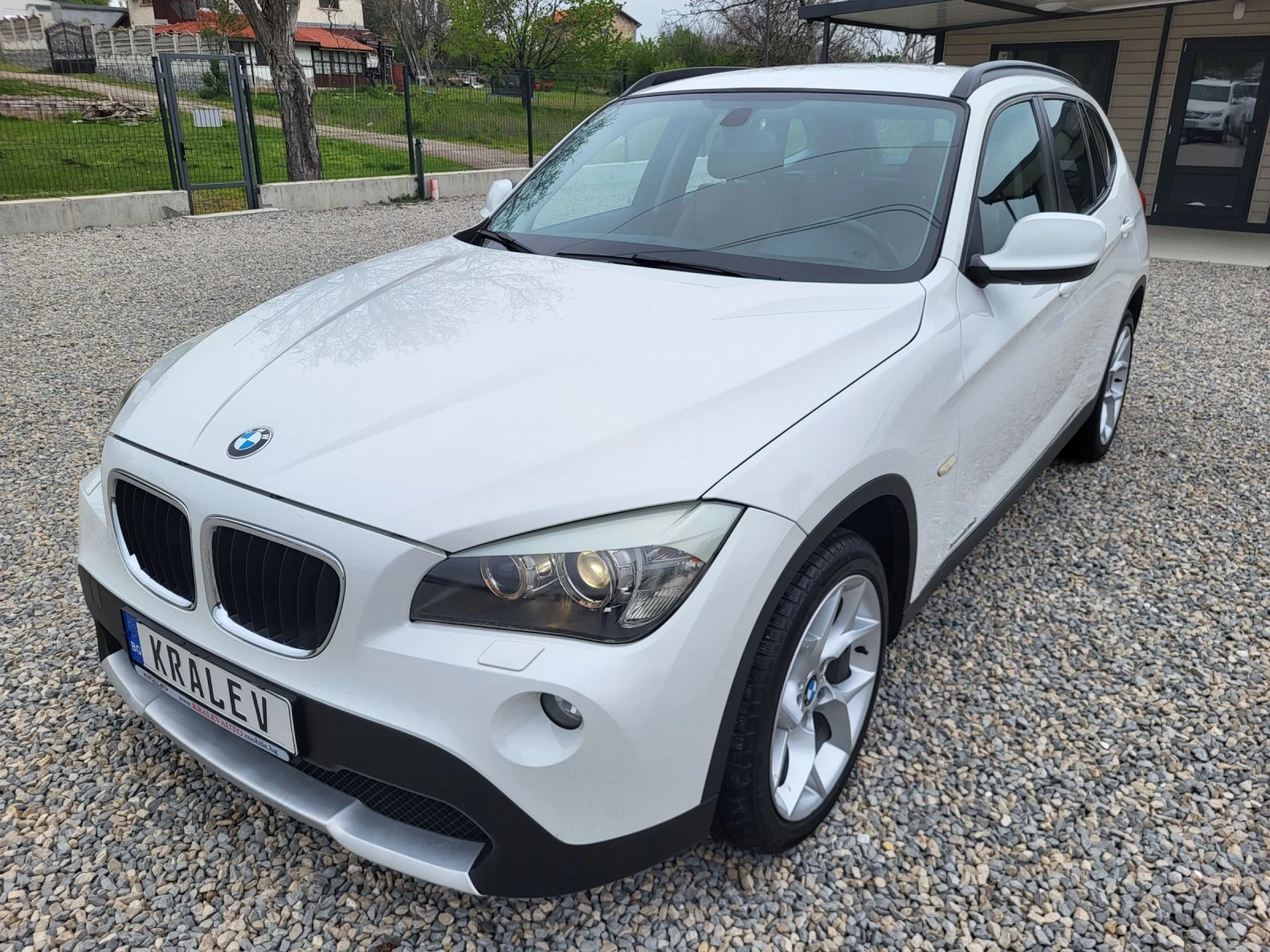 BMW X1  x-Drive20d  Futura - изображение 2
