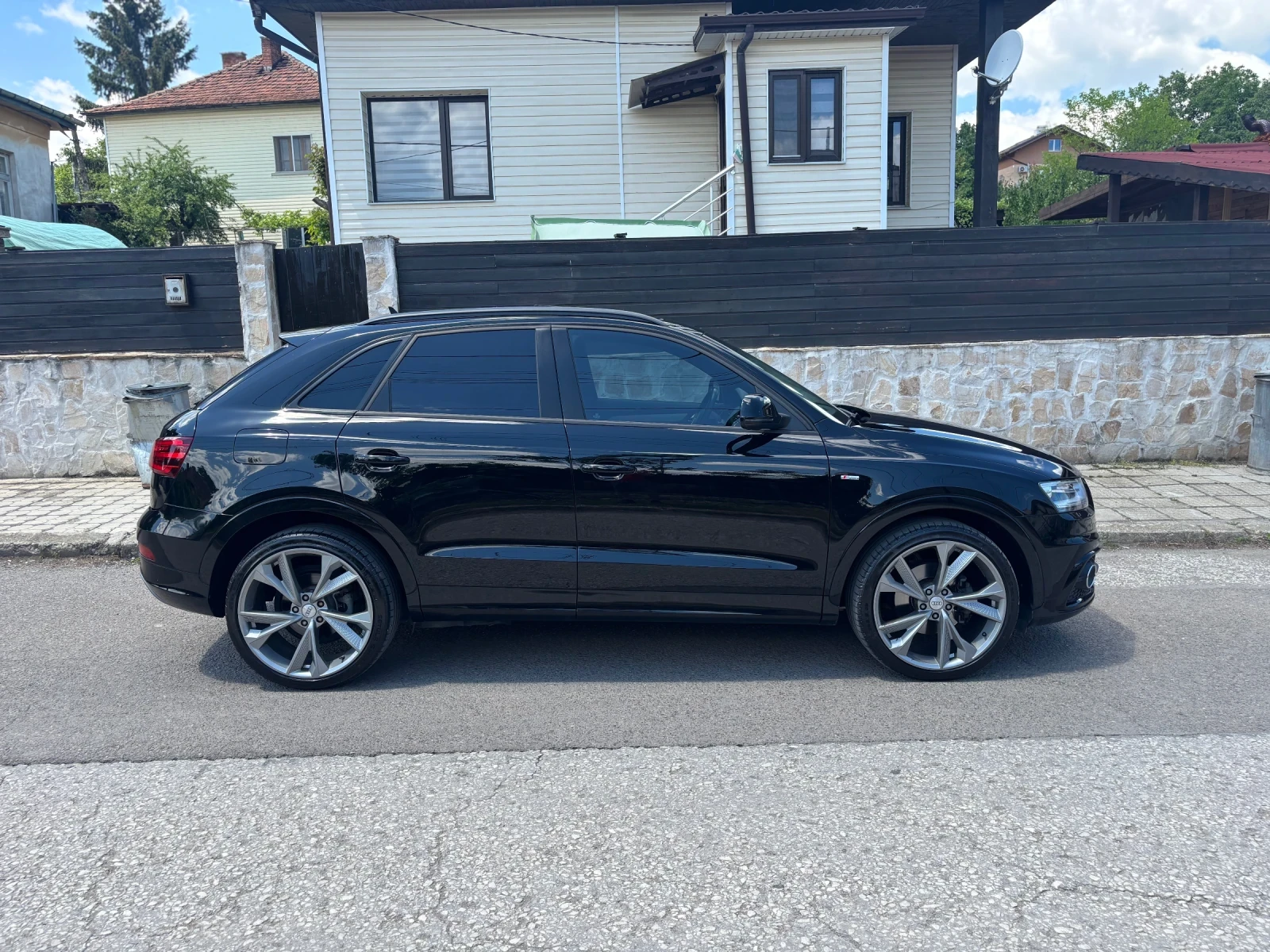 Audi Q3 2.0TFSI, снимка 3 - Автомобили и джипове - 54677802